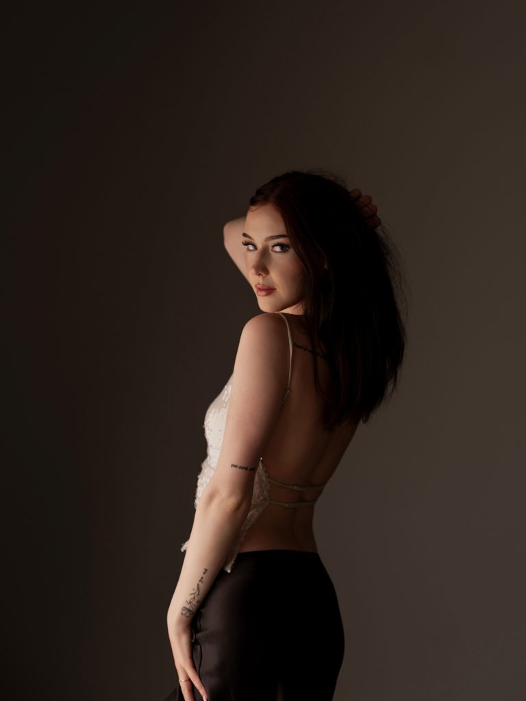 minimalistyczna, kobieca sesja zmysłowa